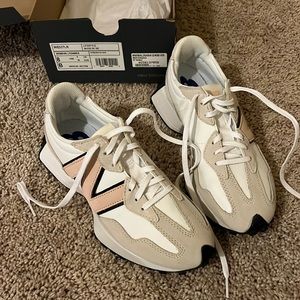 New Balance 327 sneakers